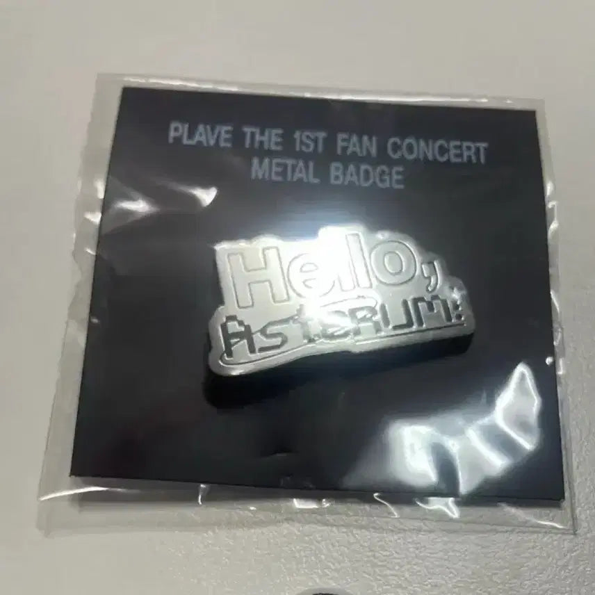 [BUNJANG] PLAVE 1st Fancon Metal Badge / 플레이브 1st 팬콘 메탈 뱃지