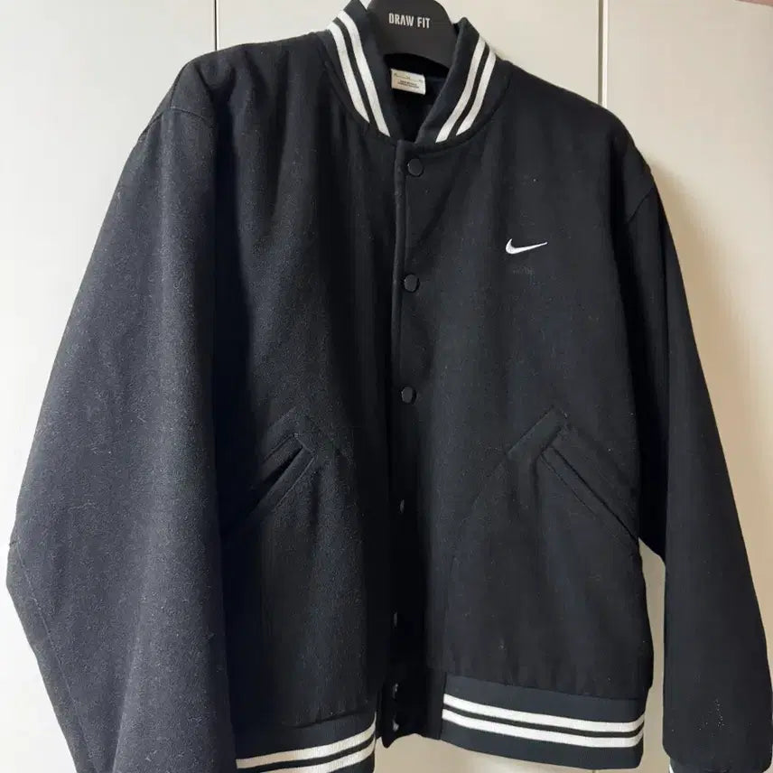 [SOLD OUT] 나이키 NSW 어센틱 바시티 자켓 블랙 아시아