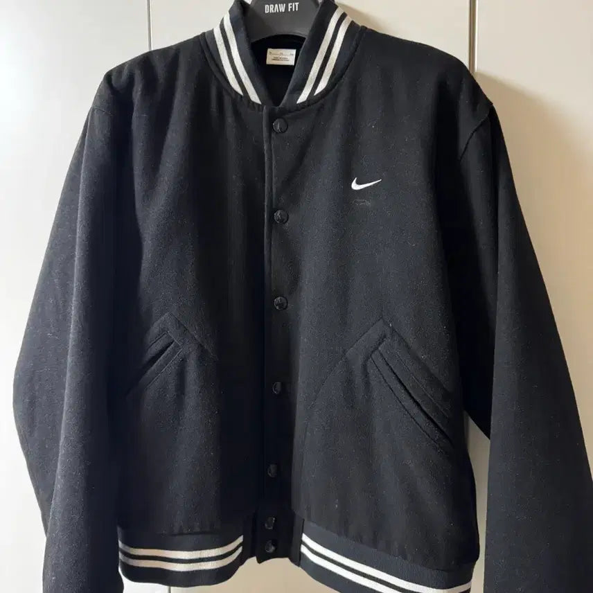 [SOLD OUT] 나이키 NSW 어센틱 바시티 자켓 블랙 아시아