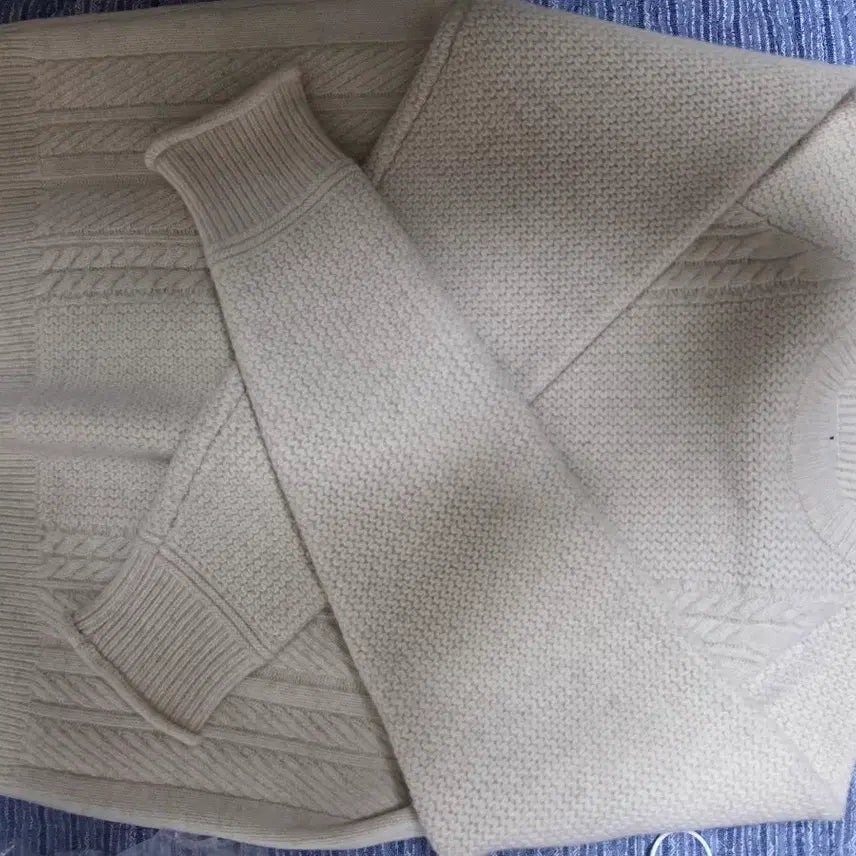 [BUNJANG] Ruffside Aran Knit Oatmeal Size 1 / 러프사이드 아란 니트 오트밀 1사이즈 팝니다