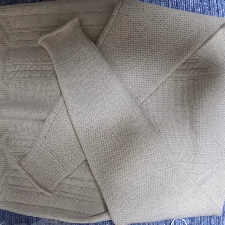 [BUNJANG] Ruffside Aran Knit Oatmeal Size 1 / 러프사이드 아란 니트 오트밀 1사이즈 팝니다