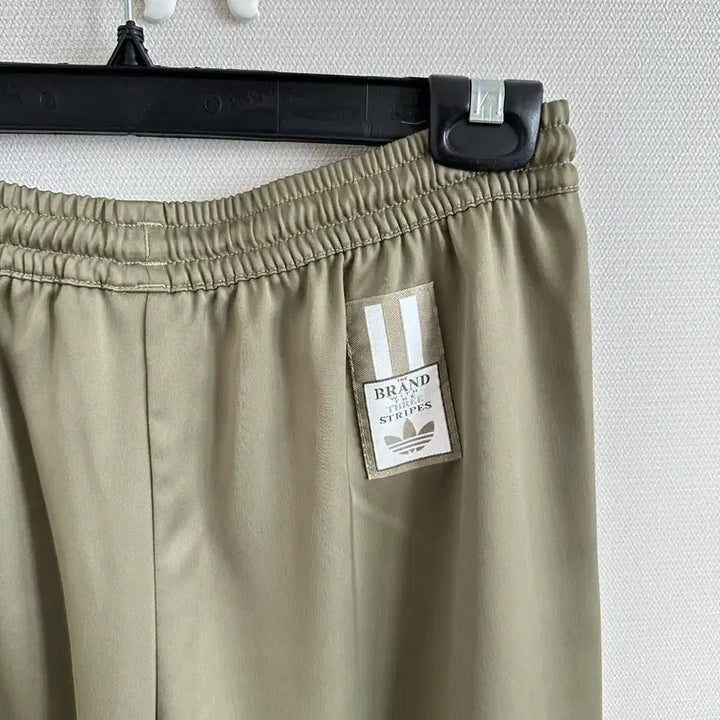 [BUNJANG] Adidas Snap Button Track Pants Olive S / 아디다스 스냅 버튼 트랙 팬츠 올리브 S