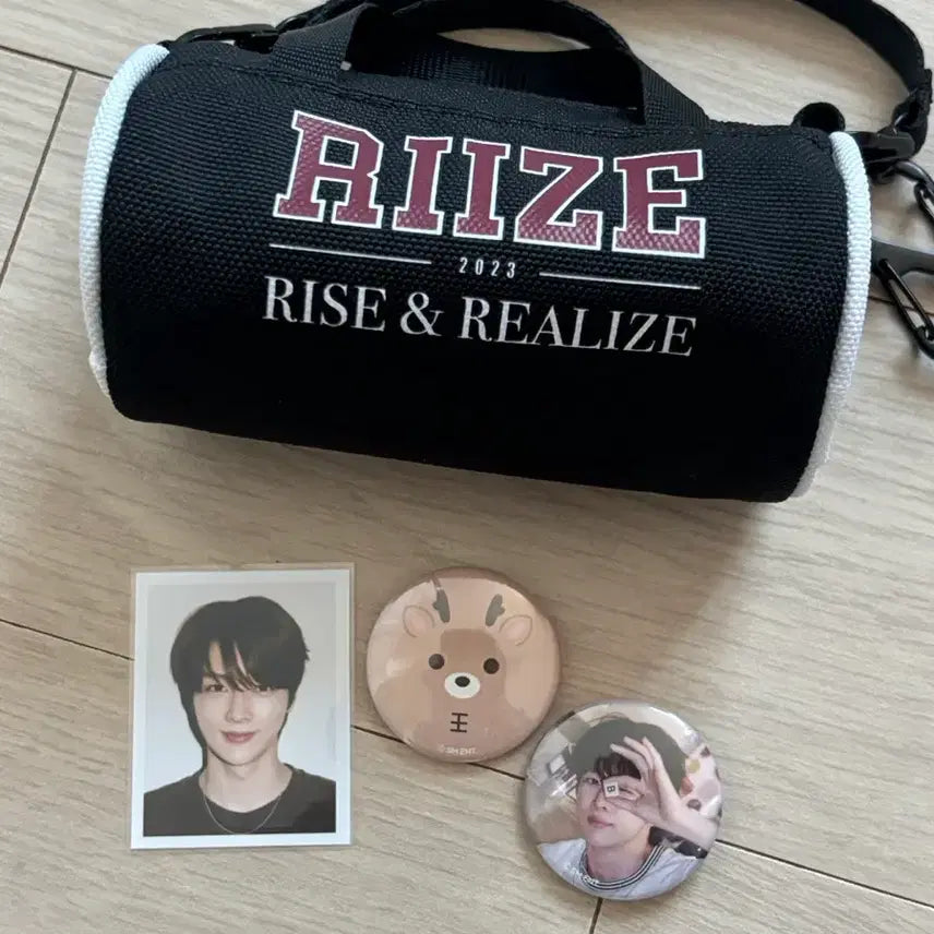 [SOLD OUT] 라이즈 성찬 증사 팝업 미니 보스턴백 키링 증명사진 굿즈
