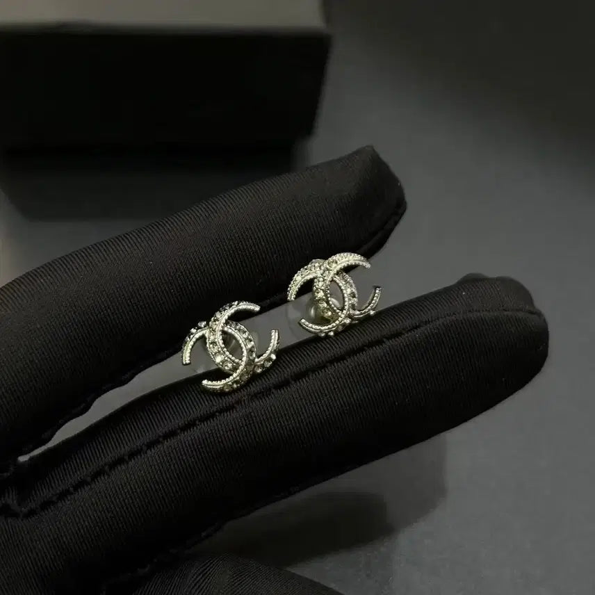 [BUNJANG] Chanel CC Logo Earrings / 샤넬 CC 로고 귀걸이