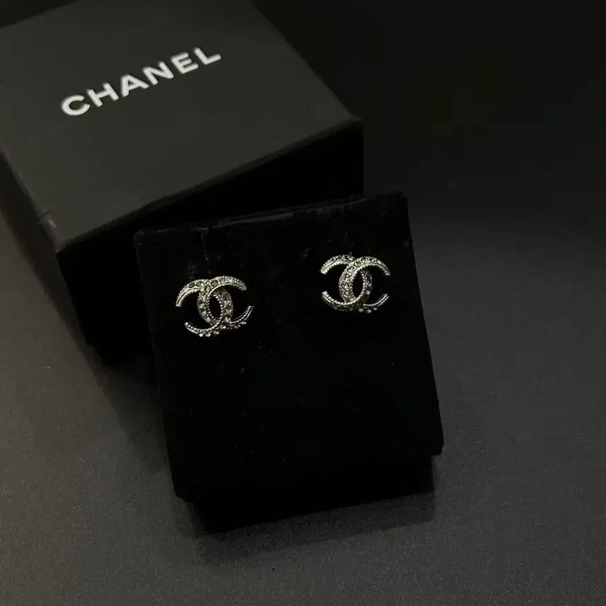 [BUNJANG] Chanel CC Logo Earrings / 샤넬 CC 로고 귀걸이