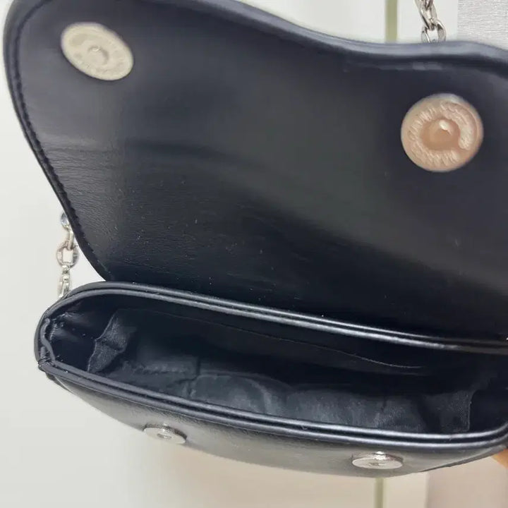 [BUNJANG] Black Chain Mini Crossbody Bag / 블랙 체인 미니 크로스백
