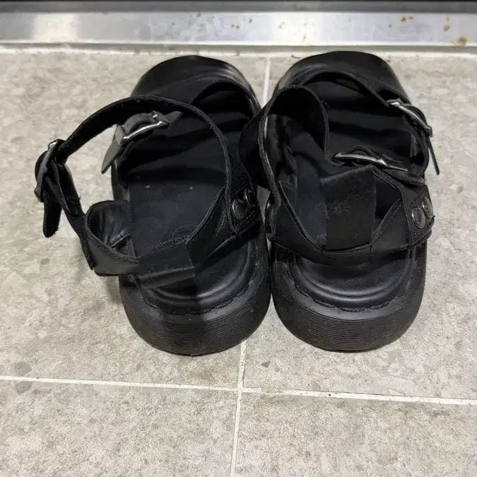 [BUNJANG] Dr. Martens Sandals (240) / 닥터마틴 샌들240