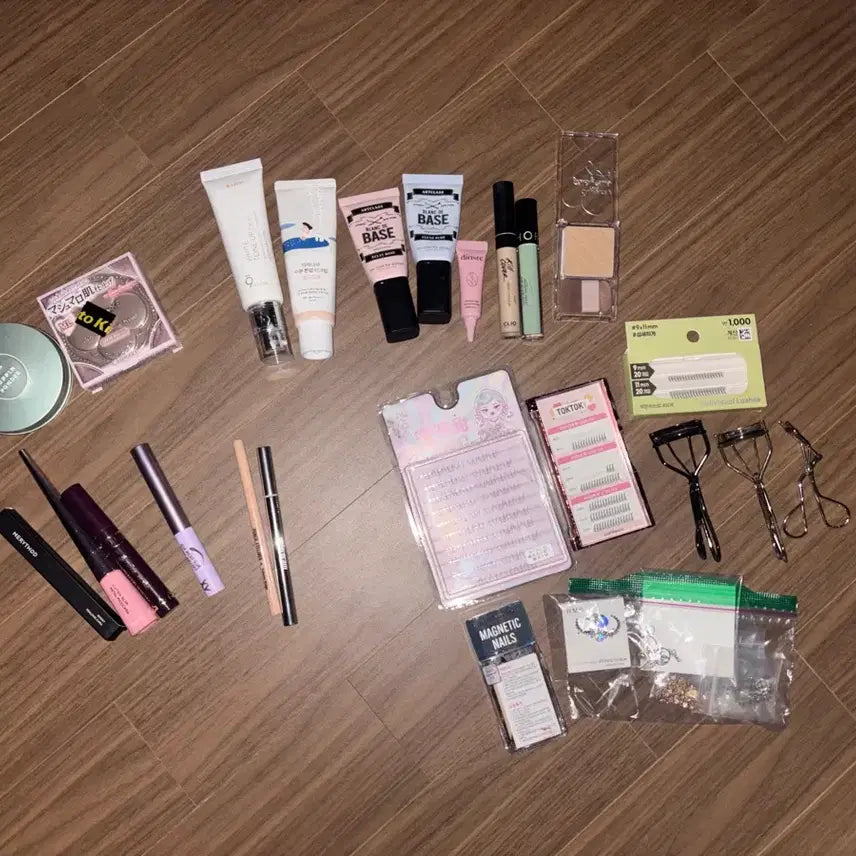 [BUNJANG] Cosmetics, Tools, and Accessories Bundle / (색조 외) !!화장품 저렴하게 팝니다!!