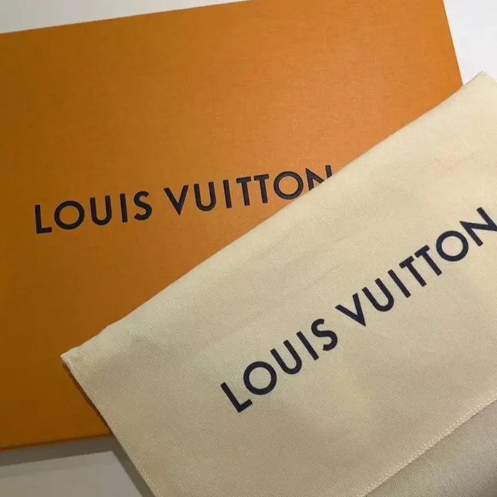 [BUNJANG] Louis Vuitton Monogram Empreinte Clutch / 루이비통 모노그램 앙프레드 클러치