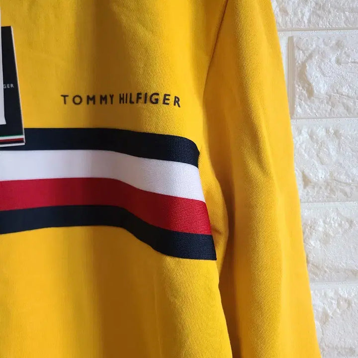 [BUNJANG] Tommy Hilfiger Yellow Crewneck Sweatshirt / 타미힐피거 맨투맨 노란색 L