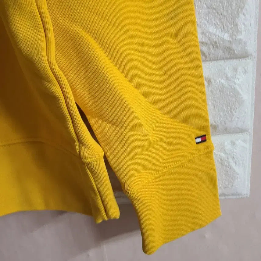[BUNJANG] Tommy Hilfiger Yellow Crewneck Sweatshirt / 타미힐피거 맨투맨 노란색 L