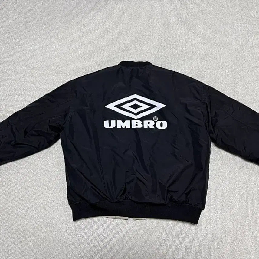 [SOLD OUT] 엄브로 블루종 리버서블 봄버 패딩 남성용 110사이즈