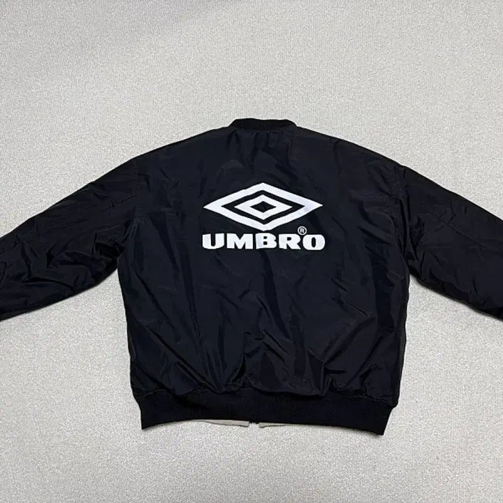 [SOLD OUT] 엄브로 블루종 리버서블 봄버 패딩 남성용 110사이즈