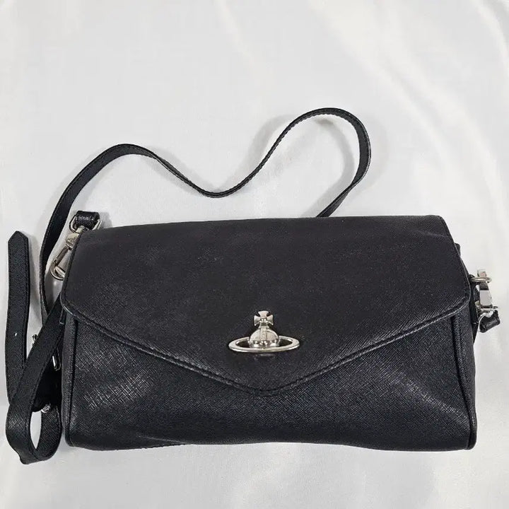 [BUNJANG] Vivienne Westwood Victoria Bag / 비비안웨스트우드빅토리아백
