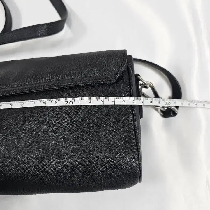 [BUNJANG] Vivienne Westwood Victoria Bag / 비비안웨스트우드빅토리아백