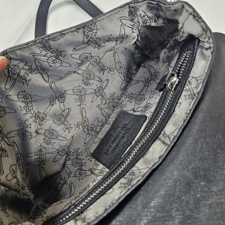 [BUNJANG] Vivienne Westwood Victoria Bag / 비비안웨스트우드빅토리아백