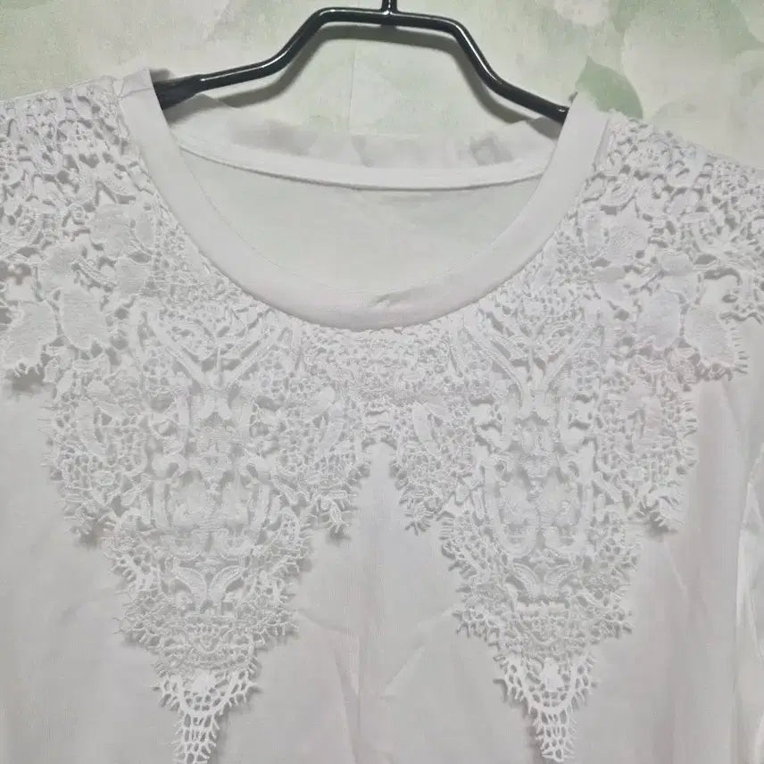 [BUNJANG] White Lace Blouse / 레이스장식 블라우스