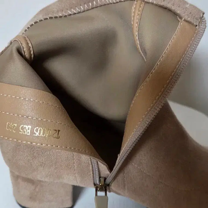 [BUNJANG] Suede Beige Ankle Boots / 스웨이드 베이지 앵글부츠((새상품))