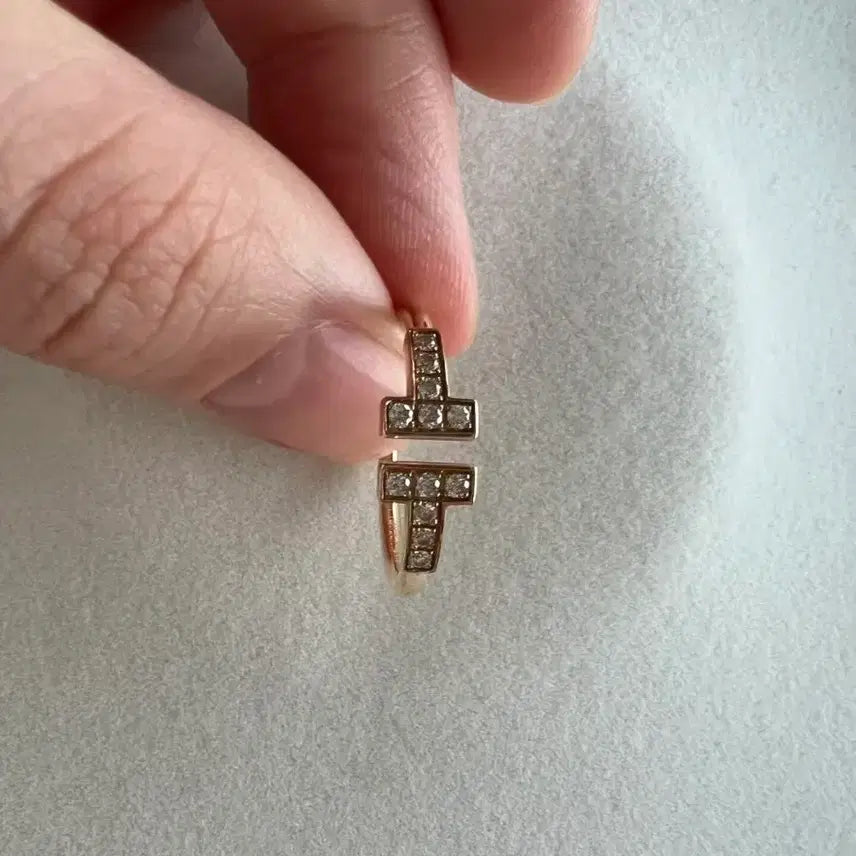 [BUNJANG] Tiffany T Diamond Wire Ring / 티파니 T 다이아몬드 와이어 반지