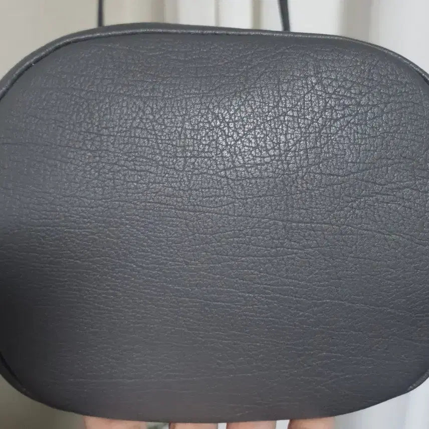 [BUNJANG] Mandarina Duck Leather Crossbody Bag / 만다리나덕 가죽 크로스백