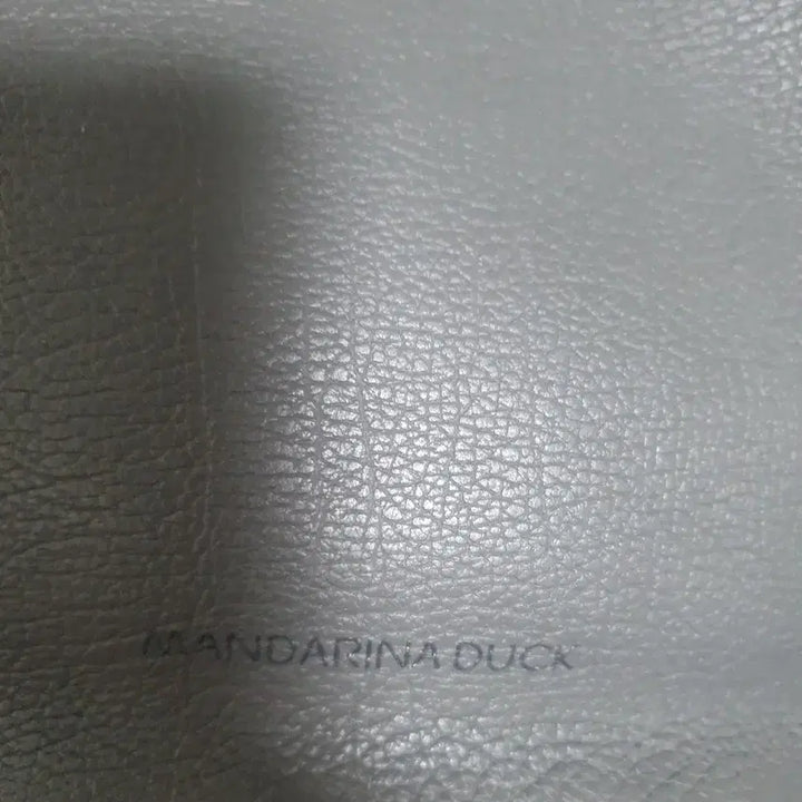 [BUNJANG] Mandarina Duck Leather Crossbody Bag / 만다리나덕 가죽 크로스백