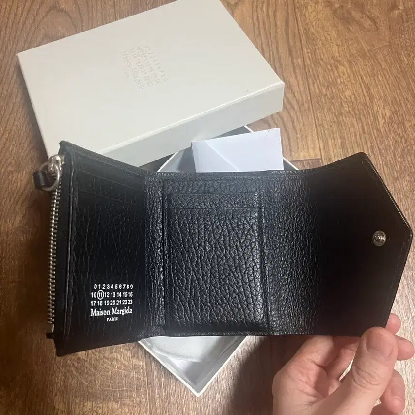 [BUNJANG] Maison Margiela Stitch Three-fold Wallet / 메종마르지엘라 스티치 쓰리폴드 지갑