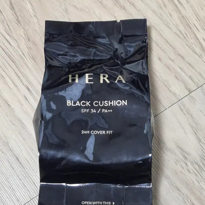 [BUNJANG] Hera Black Cushion 23N1 Beige Refill / 헤라 블랙쿠션 23n1 베이지(23호) 리필