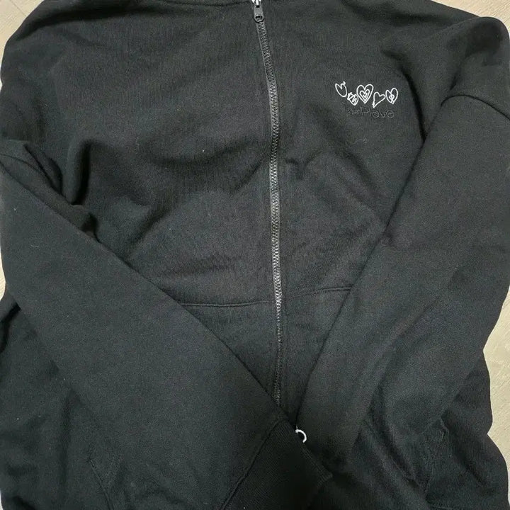 [BUNJANG] PLAVE Hooded Zip-up L with Big Photocard / 플레이브 후드집업 L판매(빅포카포함)