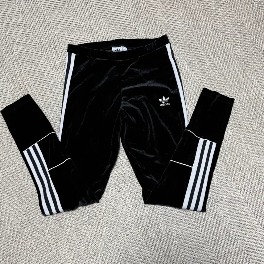 [BUNJANG] Adidas Velvet Three-Stripe Leggings Black / 아디다스 벨벳 삼선 레깅스 블랙