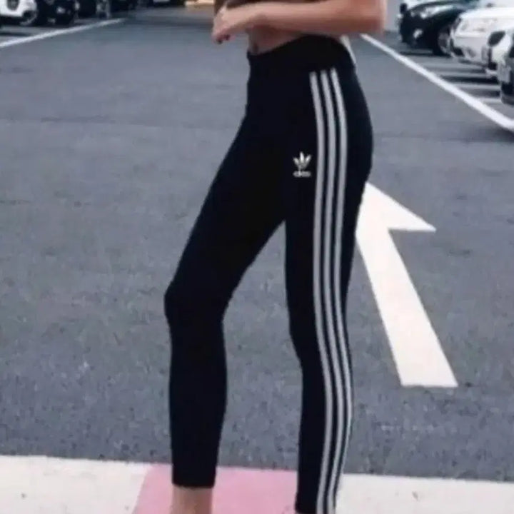 [BUNJANG] Adidas Velvet Three-Stripe Leggings Black / 아디다스 벨벳 삼선 레깅스 블랙