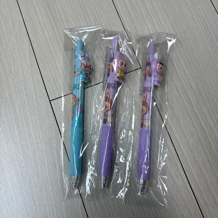 [BUNJANG] Labubu Keychain &amp; Ballpoint Pen / 라부부 키링 볼펜 판매