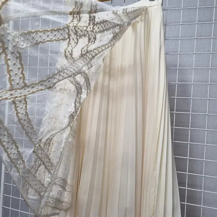 [SOLD OUT] 잇미샤 레이스 스커트 (봄)