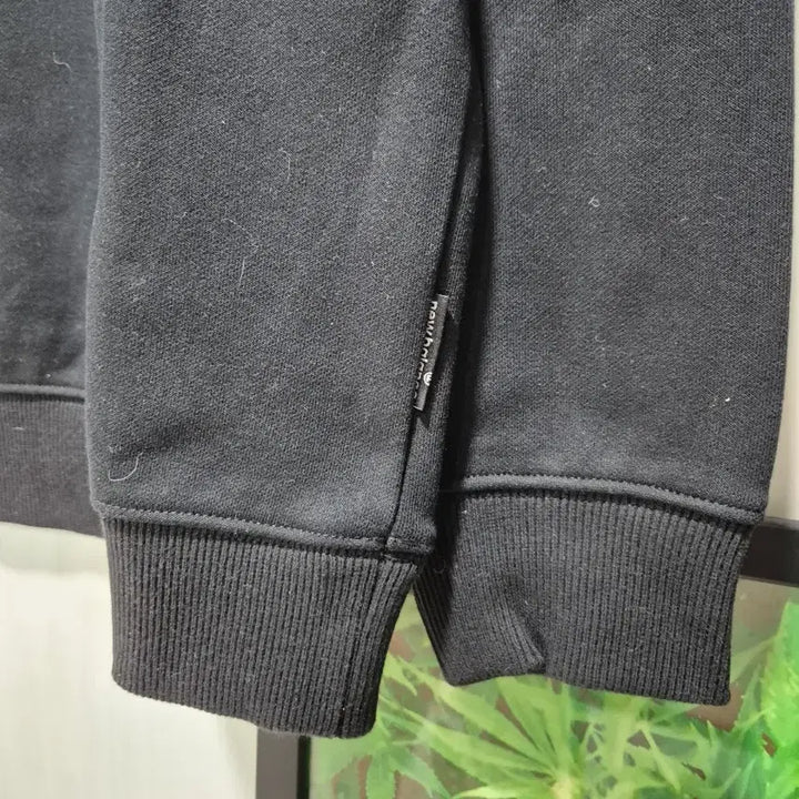 [BUNJANG] New Balance Black Crewneck Sweatshirt / (세일)(새상품)뉴발란스 블랙 맨투맨. 새상품