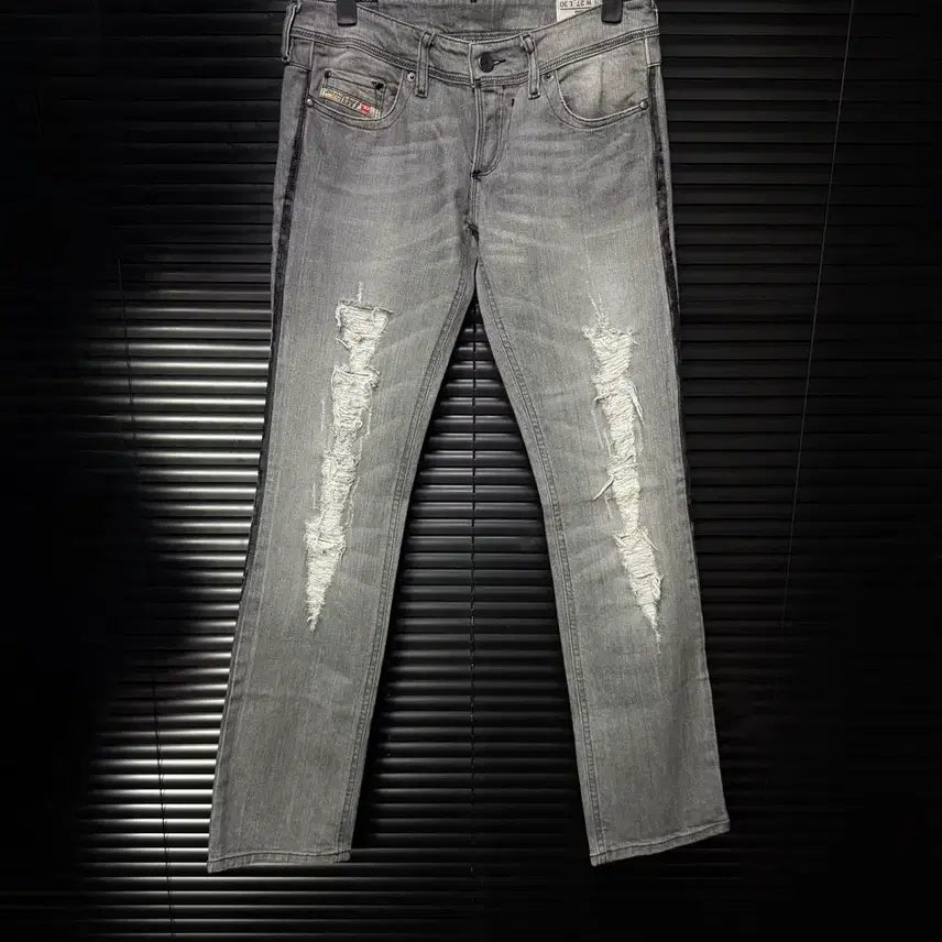 [BUNJANG] Diesel Distressed Denim Jeans / 디젤 디스트로이드 찢청 그런지 고스펑크 락시크 로리 갸루 27 데님 고딕