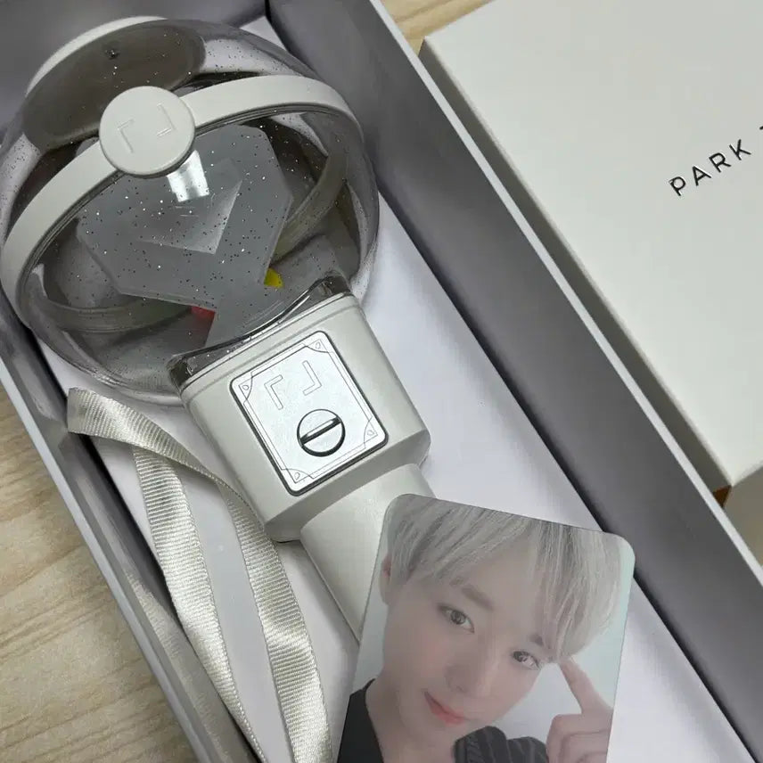 [BUNJANG] Park Jihoon Official Light Stick / 박지훈 응원봉 뽑봉 판매