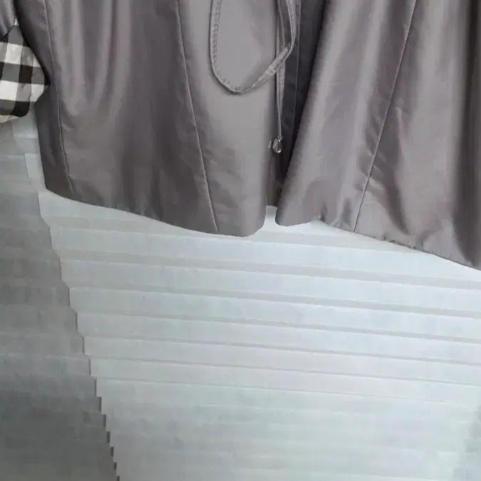 [BUNJANG] CEFD Checked Lining Hooded Windbreaker Jacket / Cefd 후드 체크 안감 여성 자켓