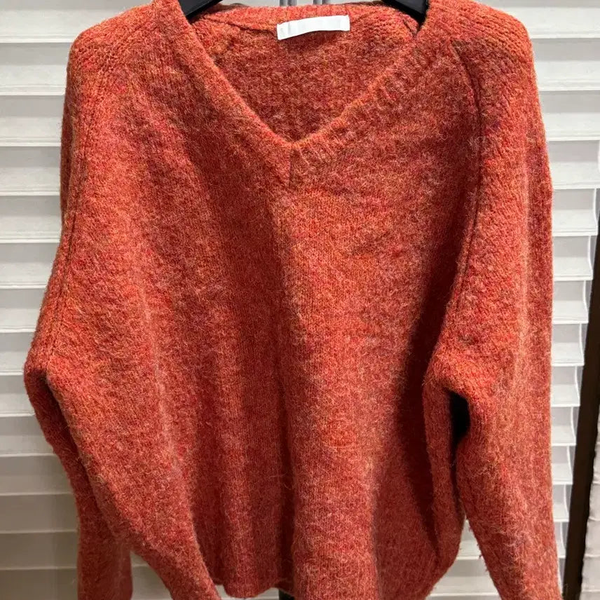[BUNJANG] Vintage V-Neck Knit Sweater / 빈티지 브이넥니트