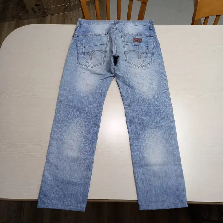 [BUNJANG] Lois Washed Tapered Fit Straight Jeans / 32 Lois 워싱 테이퍼드핏 일자진 32-358