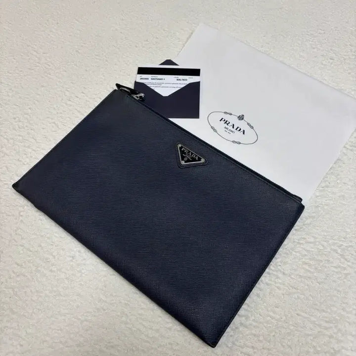 [SOLD OUT] 프라다 사피아노 레더 클러치