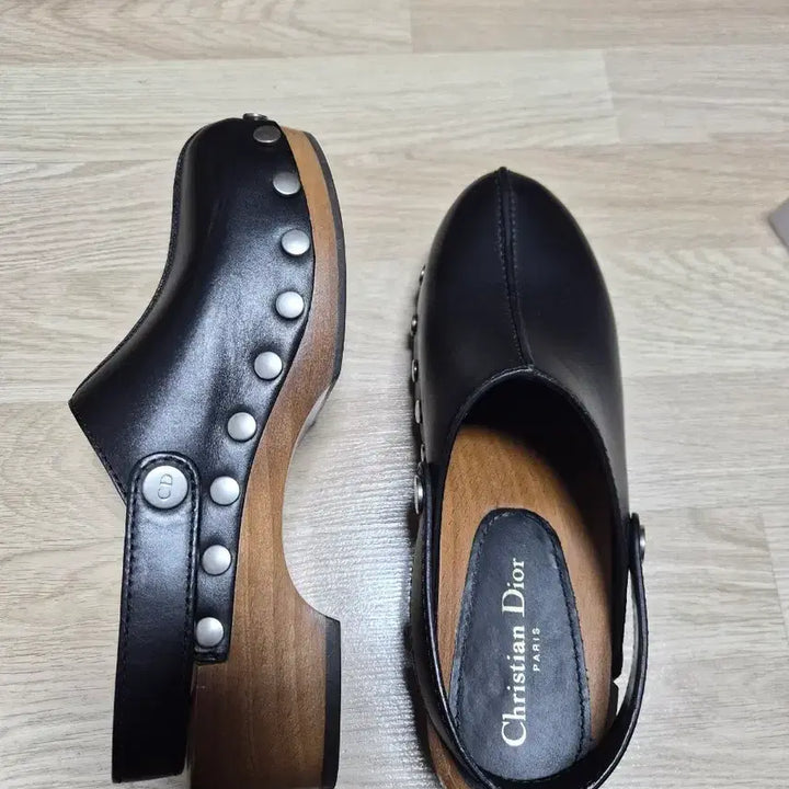[SOLD OUT] 크리스찬 디올 블랙 뮬 슬리퍼 240