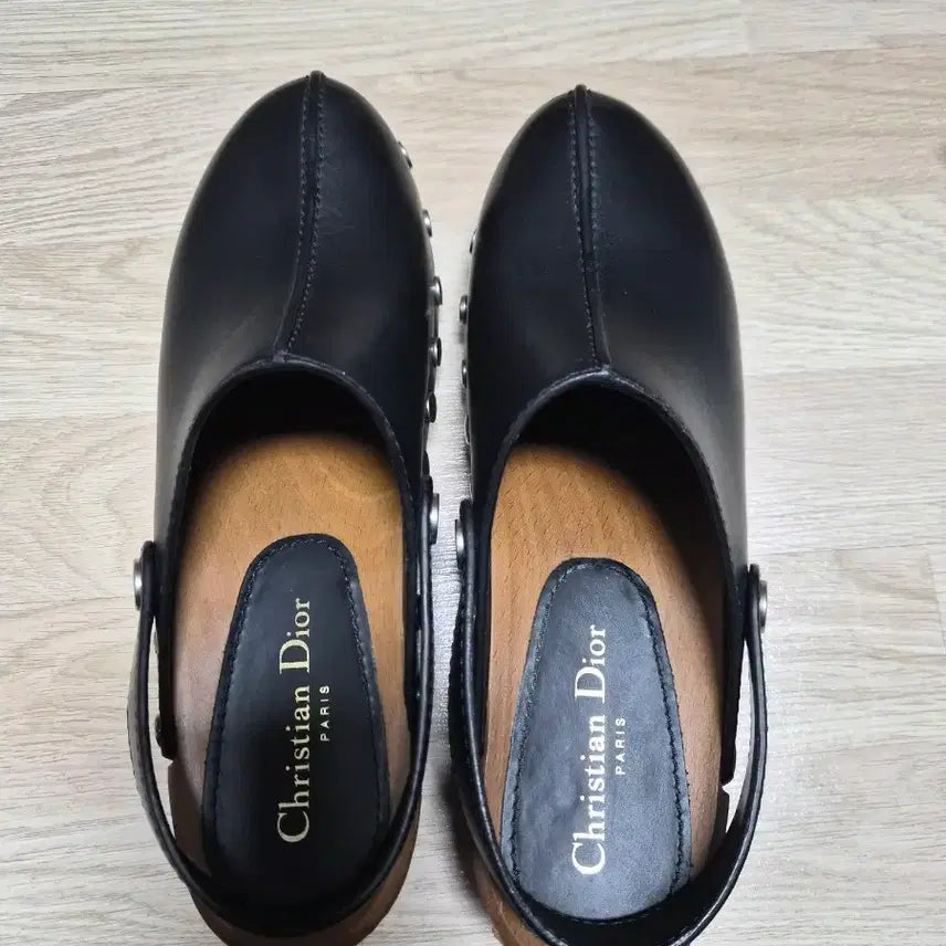 [SOLD OUT] 크리스찬 디올 블랙 뮬 슬리퍼 240