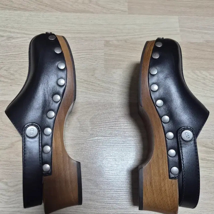 [SOLD OUT] 크리스찬 디올 블랙 뮬 슬리퍼 240
