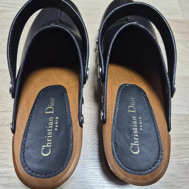 [SOLD OUT] 크리스찬 디올 블랙 뮬 슬리퍼 240