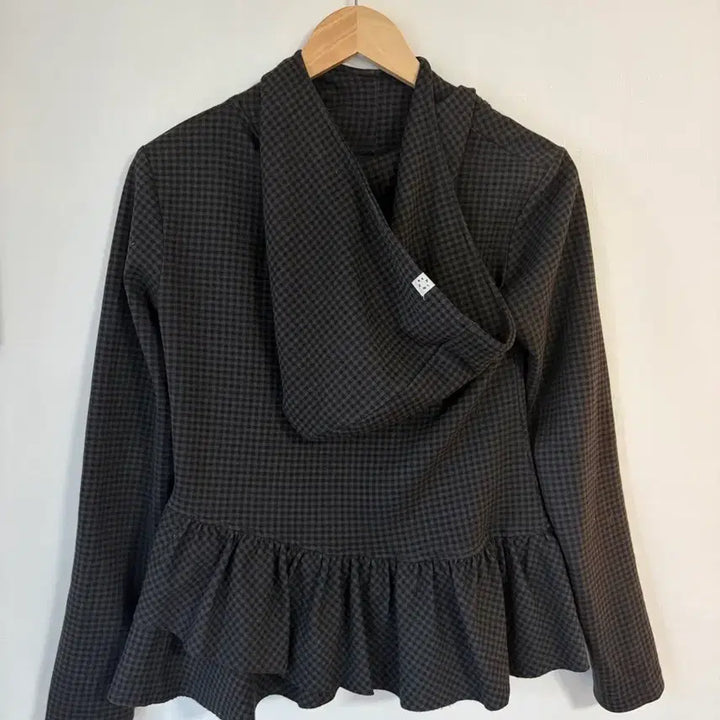 [BUNJANG] Ohesio Frill Hooded T-Shirt / 오헤시오 (Ohesio) 프릴 후드 티셔츠