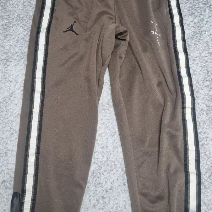 [BUNJANG] Jordan Travis Scott Brown Track Pants XS / 조던 트래비스 스캇 브라운 트랙 팬츠 XS