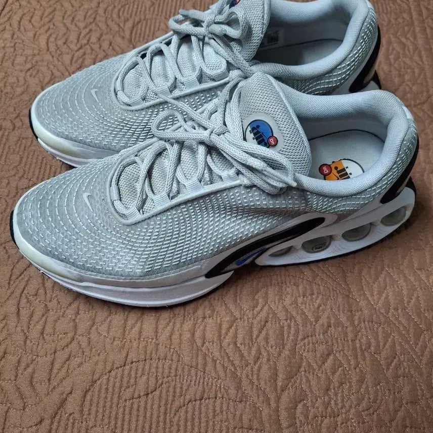 [BUNJANG] Nike Air Max DN Hyper Royal Sneakers / 285 나이키 에어맥스 DN 하이퍼로얄 운동화 [3042]