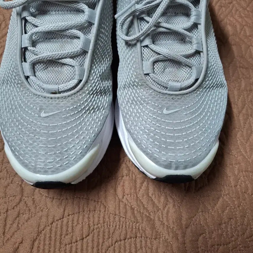 [BUNJANG] Nike Air Max DN Hyper Royal Sneakers / 285 나이키 에어맥스 DN 하이퍼로얄 운동화 [3042]