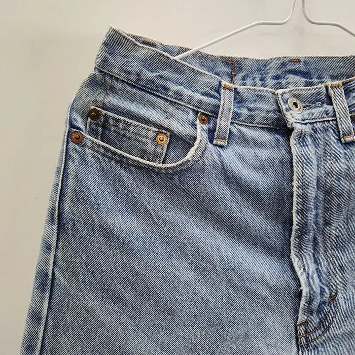 [BUNJANG] BENETTON Vintage Regular Light Wash Denim Pants / BENETTON 베네통 빈티지 레귤러 연청 데님 팬츠 28
