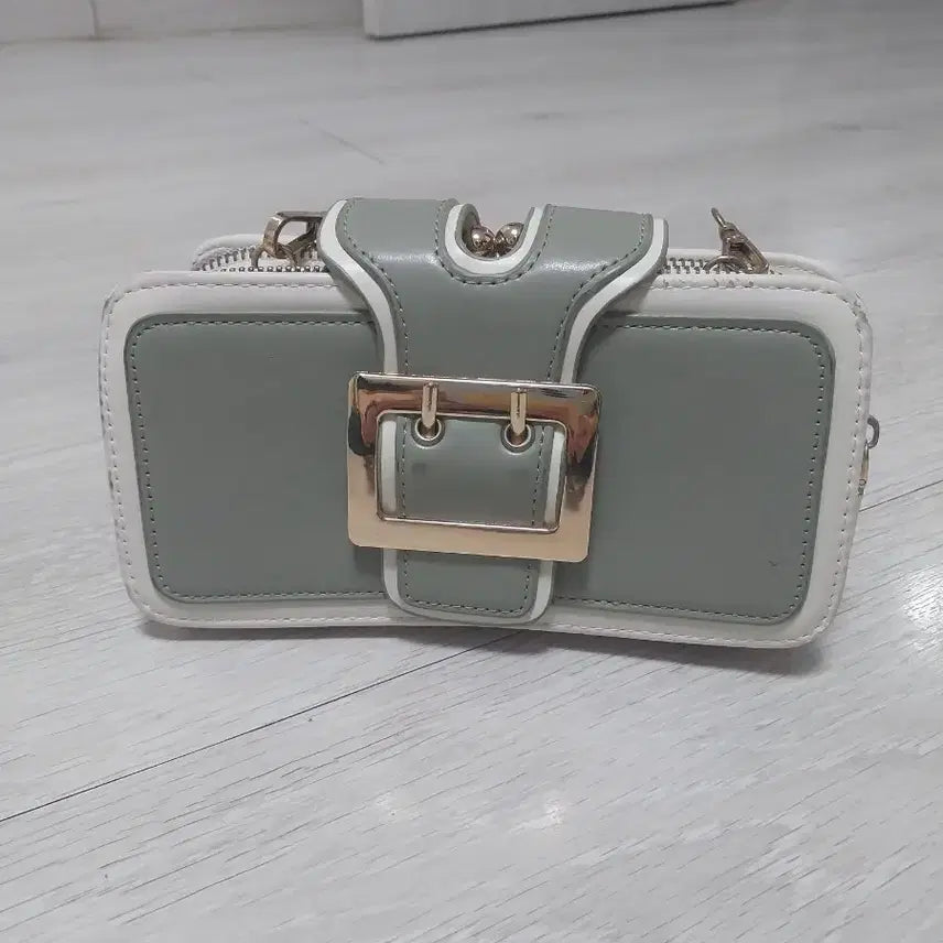 [BUNJANG] Mint Green Buckle Mini Crossbody Bag / <급매> 민트색 버클 포인트 미니 크로스백