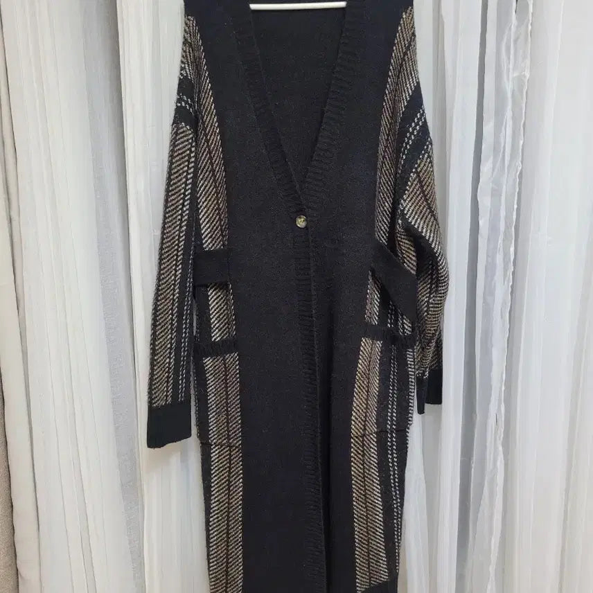 [BUNJANG] LAPLUMF Black Pattern Long Cardigan / 큭이하고 독특한 코트식 LAPLUMF 블랙 패턴 롱 가디건
